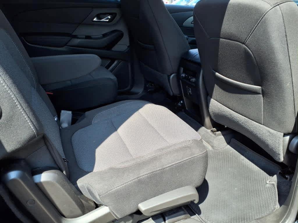 used 2023 Chevrolet Traverse car, priced at $31,995