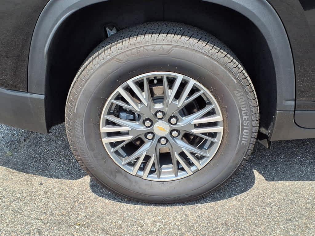 used 2024 Chevrolet Traverse car, priced at $38,995
