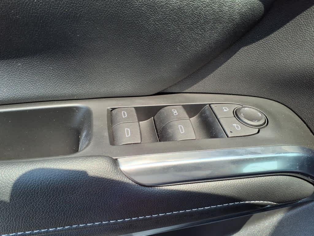 used 2024 Chevrolet Traverse car, priced at $38,995