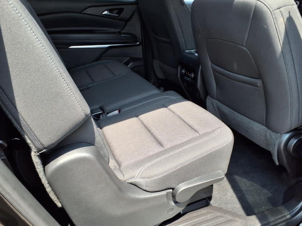 used 2024 Chevrolet Traverse car, priced at $38,995