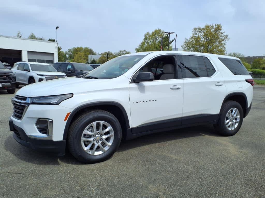 used 2022 Chevrolet Traverse car, priced at $27,995