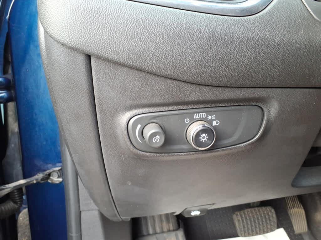 used 2022 Chevrolet Equinox car, priced at $20,295