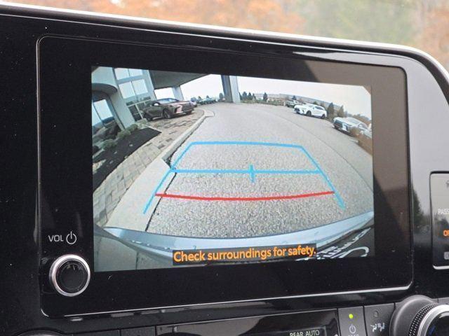 used 2024 Toyota Highlander car, priced at $40,300