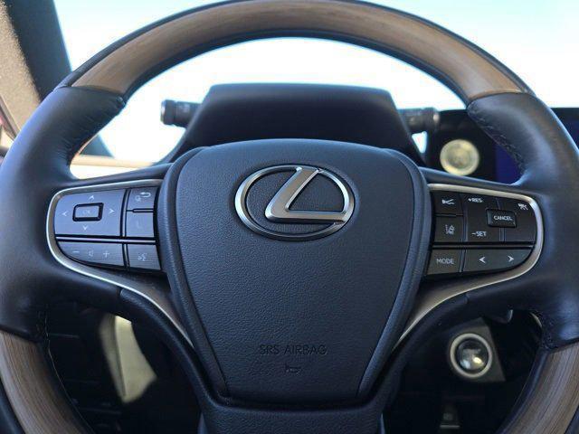 used 2024 Lexus ES 300h car, priced at $48,994