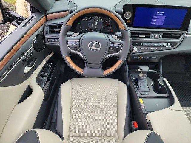 new 2025 Lexus ES 300h car, priced at $53,789