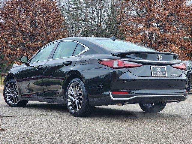 new 2025 Lexus ES 300h car, priced at $53,789