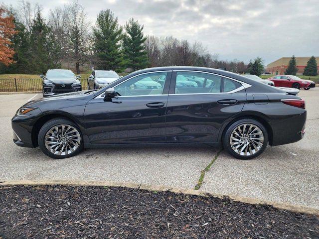 new 2025 Lexus ES 300h car, priced at $53,789