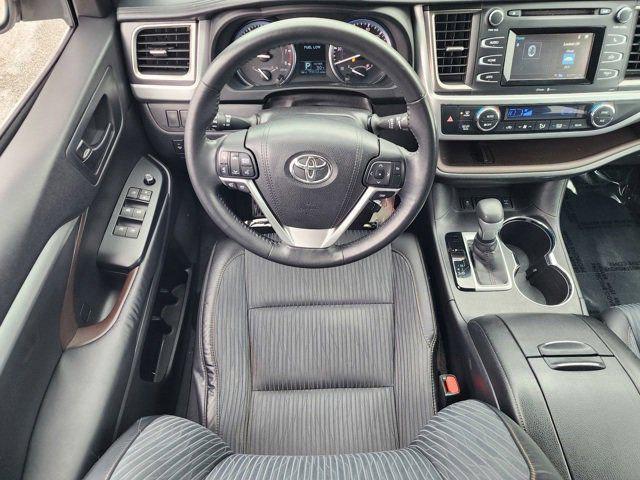 used 2015 Toyota Highlander car, priced at $16,200