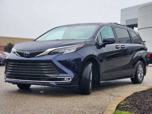 used 2022 Toyota Sienna car, priced at $42,400