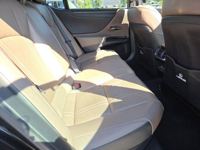 used 2023 Lexus ES 300h car, priced at $39,800