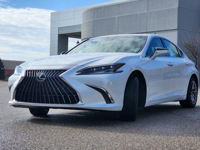 new 2025 Lexus ES 300h car, priced at $54,316