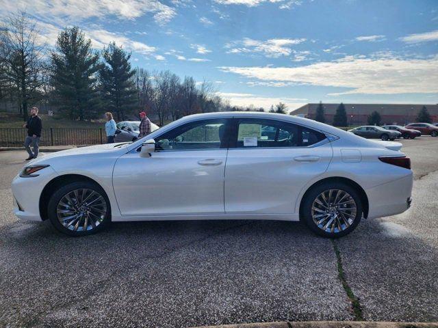 new 2025 Lexus ES 300h car, priced at $54,316