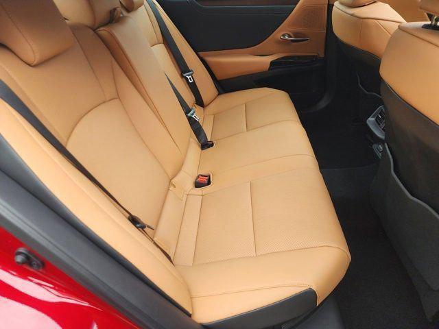 new 2025 Lexus ES 300h car, priced at $50,478