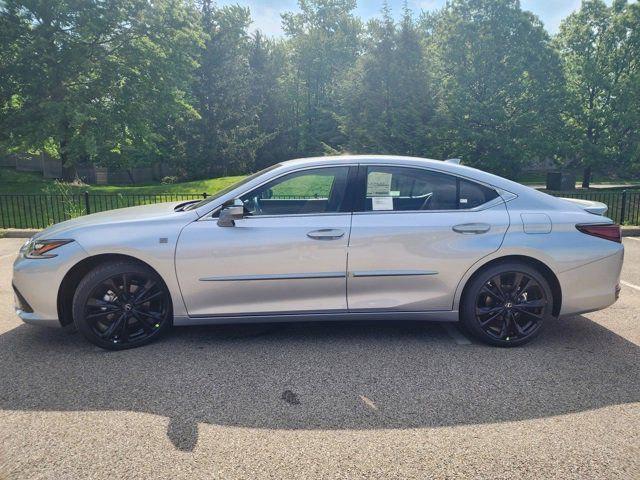 new 2025 Lexus ES 300h car, priced at $51,113
