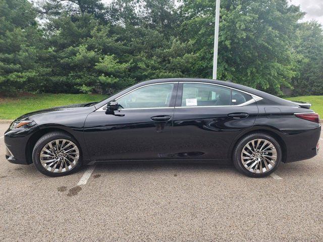 new 2025 Lexus ES 300h car, priced at $51,497