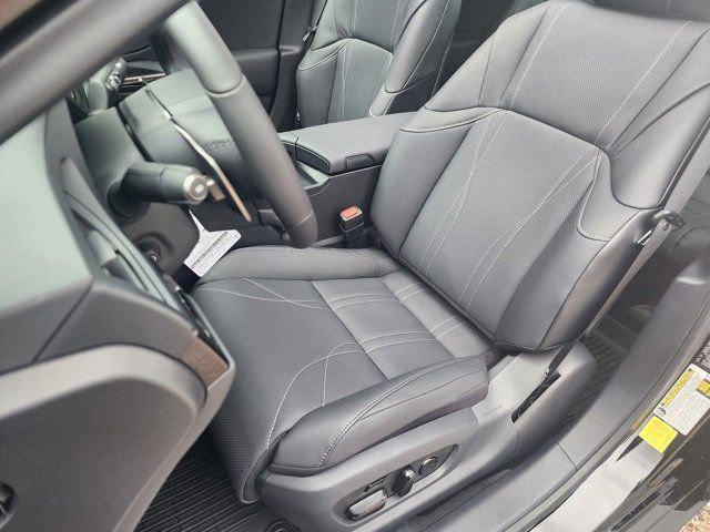 new 2025 Lexus ES 300h car, priced at $51,497