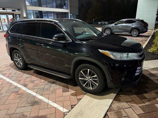 used 2018 Toyota Highlander car, priced at $21,300