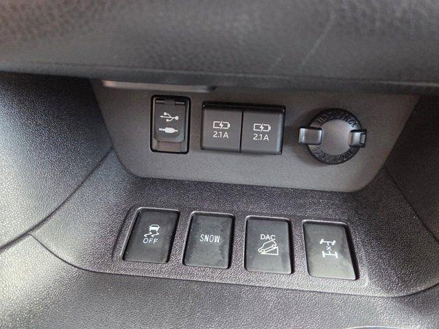 used 2019 Toyota Highlander car, priced at $27,400