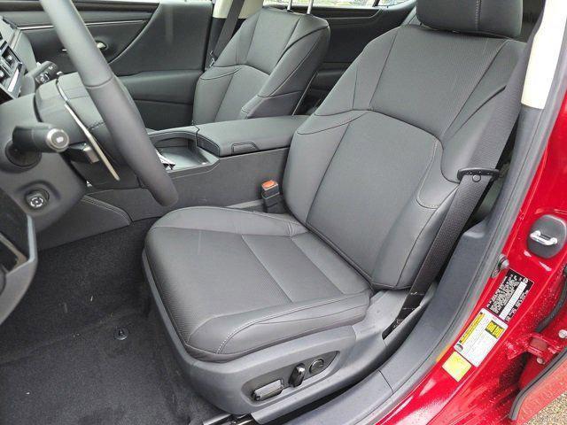 new 2025 Lexus ES 300h car, priced at $50,750