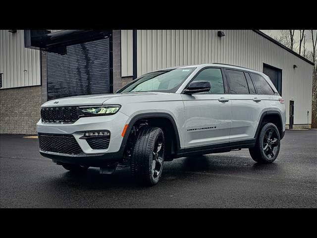 new 2024 Jeep Grand Cherokee car, priced at $46,649