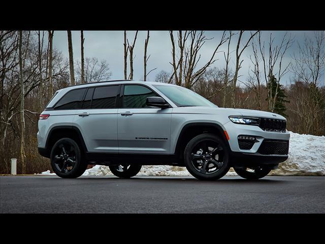 new 2024 Jeep Grand Cherokee car, priced at $46,649