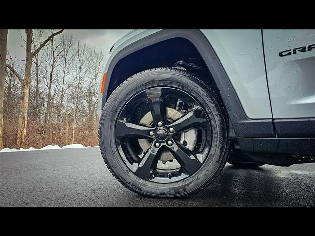 new 2024 Jeep Grand Cherokee car, priced at $46,649