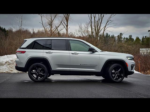 new 2024 Jeep Grand Cherokee car, priced at $46,649