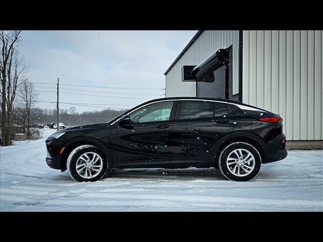 new 2025 Buick Envista car, priced at $25,290