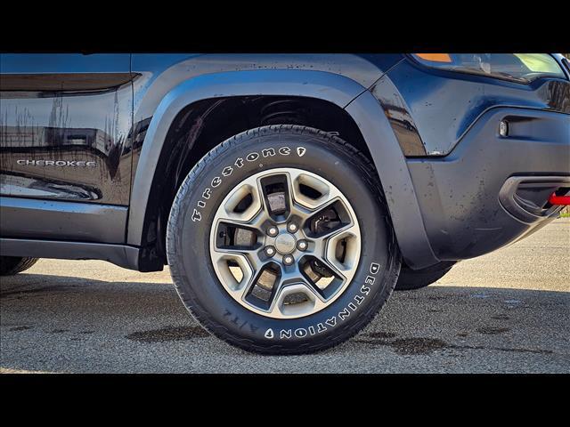 used 2019 Jeep Cherokee car, priced at $17,900