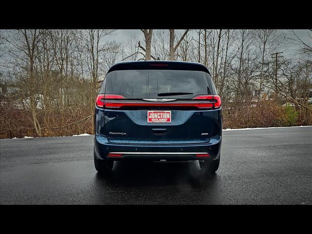 new 2025 Chrysler Pacifica car, priced at $44,880