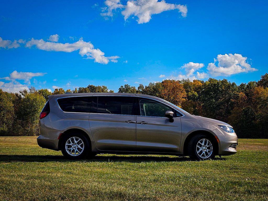 used 2017 Chrysler Pacifica car, priced at $13,500