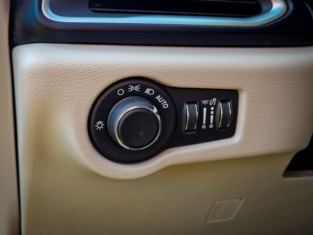 used 2017 Chrysler Pacifica car, priced at $13,500