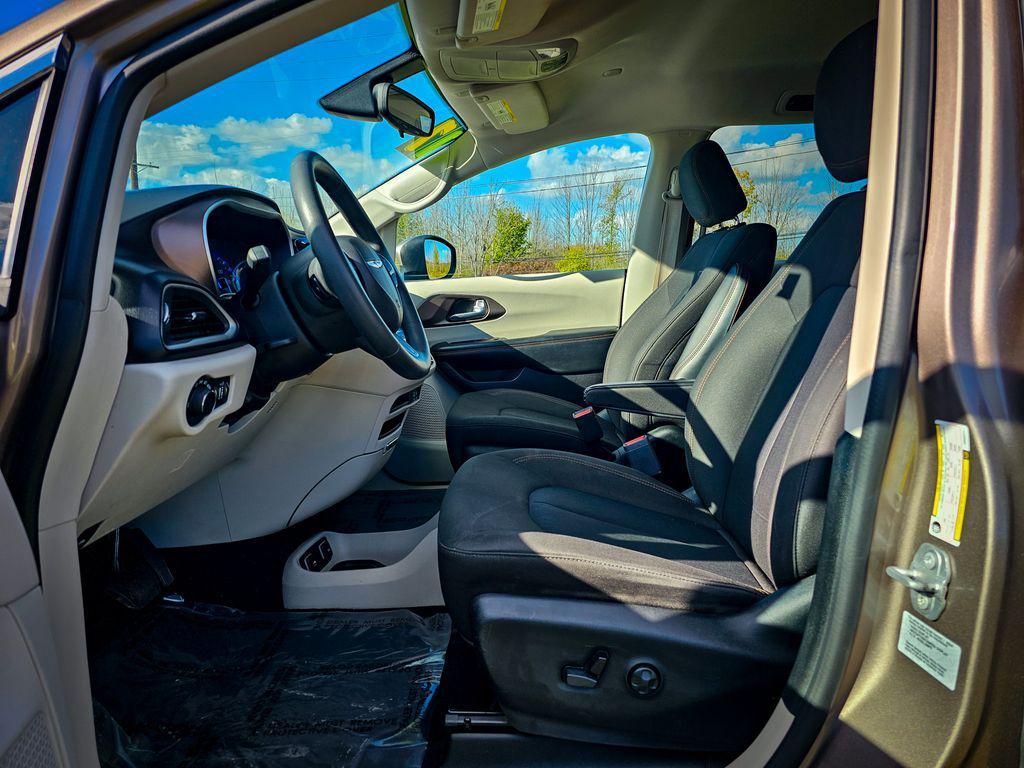 used 2017 Chrysler Pacifica car, priced at $13,500