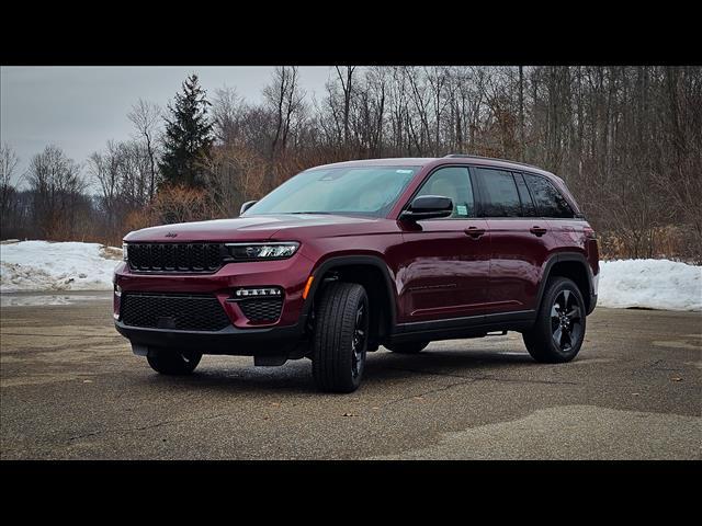 new 2025 Jeep Grand Cherokee car, priced at $48,332