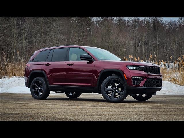 new 2025 Jeep Grand Cherokee car, priced at $48,332