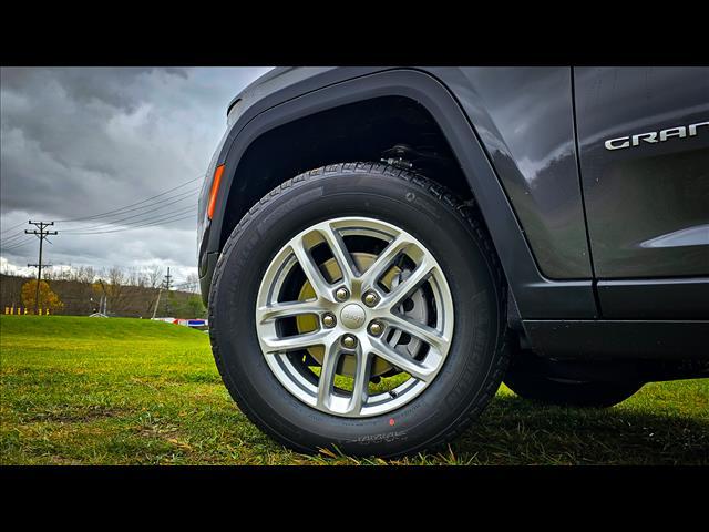 new 2025 Jeep Grand Cherokee car, priced at $42,175