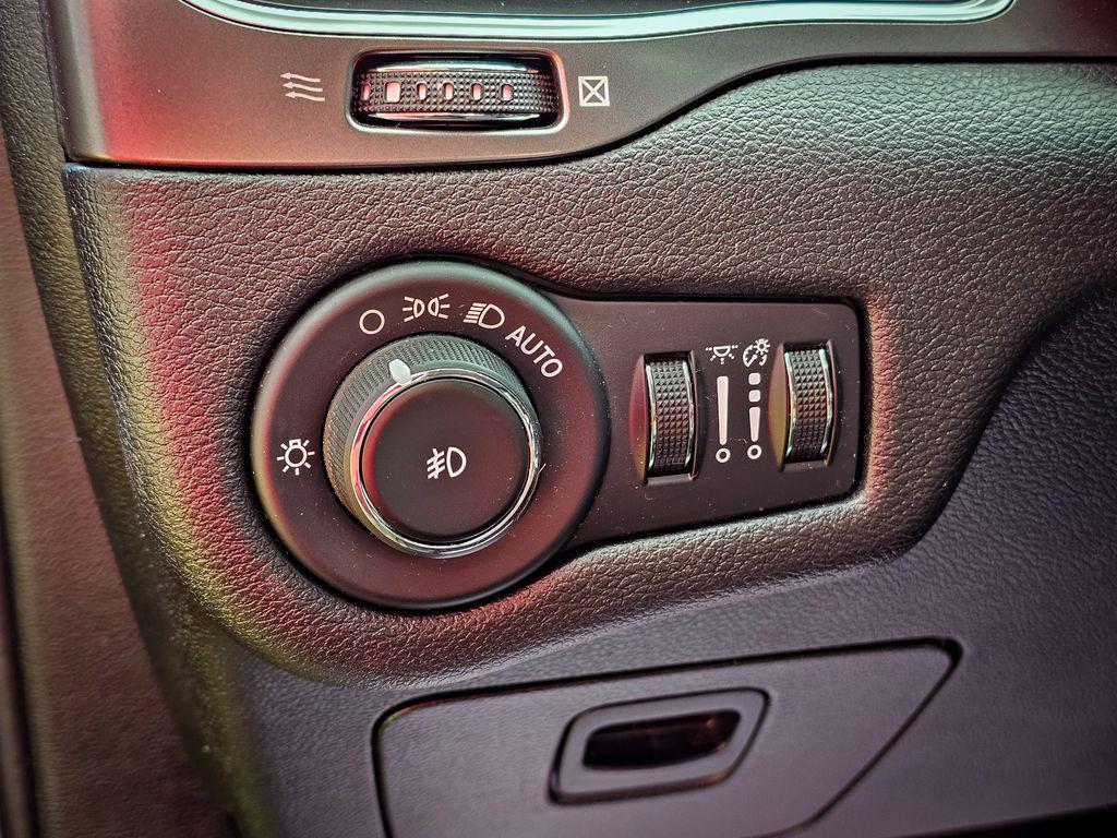 used 2019 Jeep Cherokee car, priced at $13,900