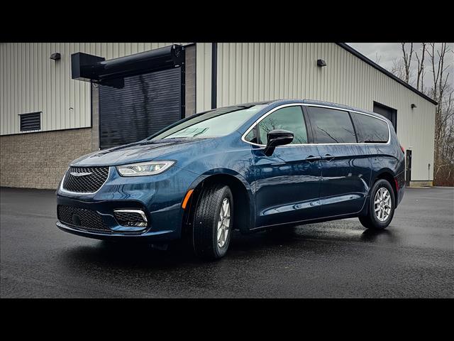 new 2025 Chrysler Pacifica car, priced at $39,990