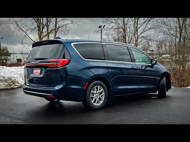 new 2025 Chrysler Pacifica car, priced at $39,990