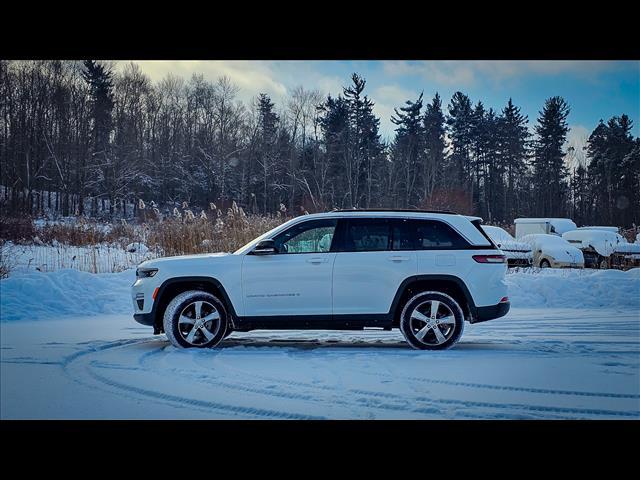 new 2025 Jeep Grand Cherokee car, priced at $50,384