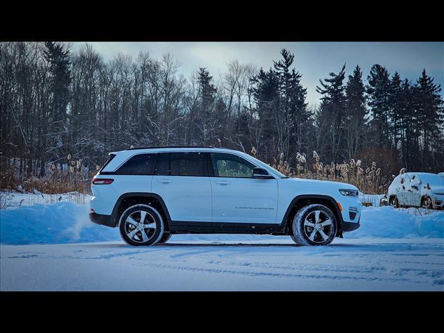 new 2025 Jeep Grand Cherokee car, priced at $50,384