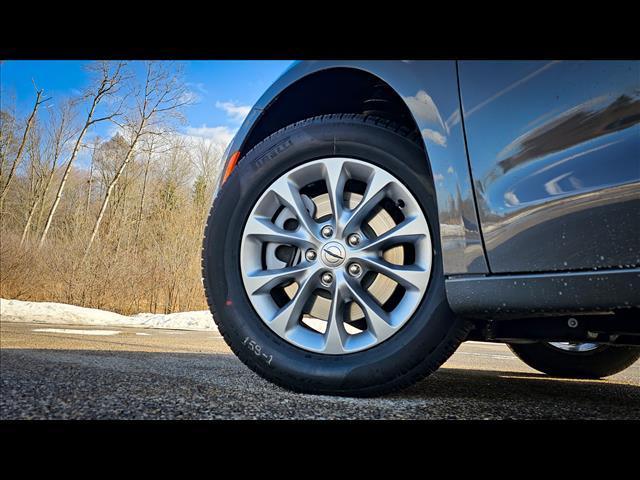 new 2025 Chrysler Pacifica car, priced at $42,871