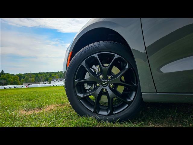 new 2024 Chrysler Pacifica car, priced at $48,333