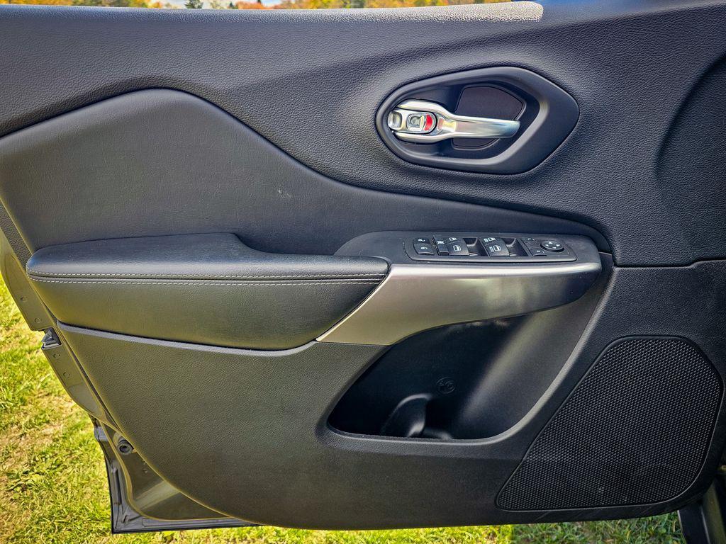 used 2021 Jeep Cherokee car, priced at $21,900