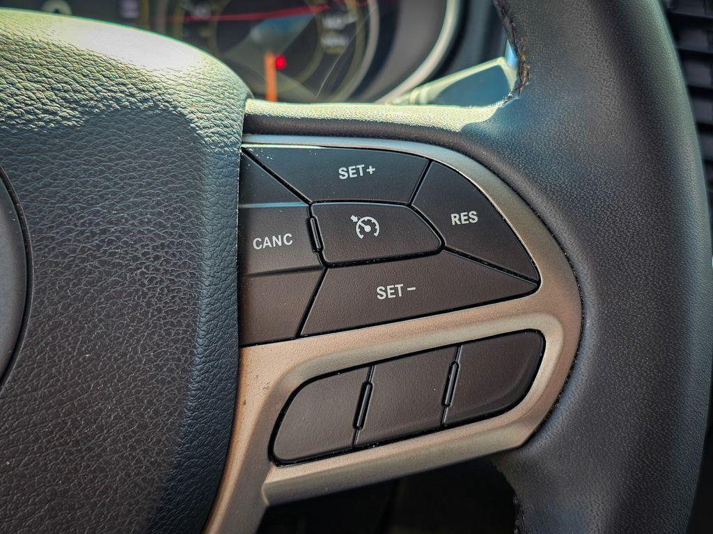 used 2021 Jeep Cherokee car, priced at $21,900