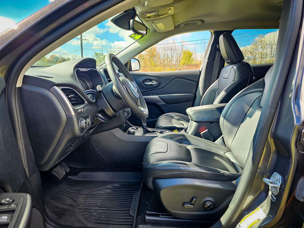 used 2021 Jeep Cherokee car, priced at $21,900