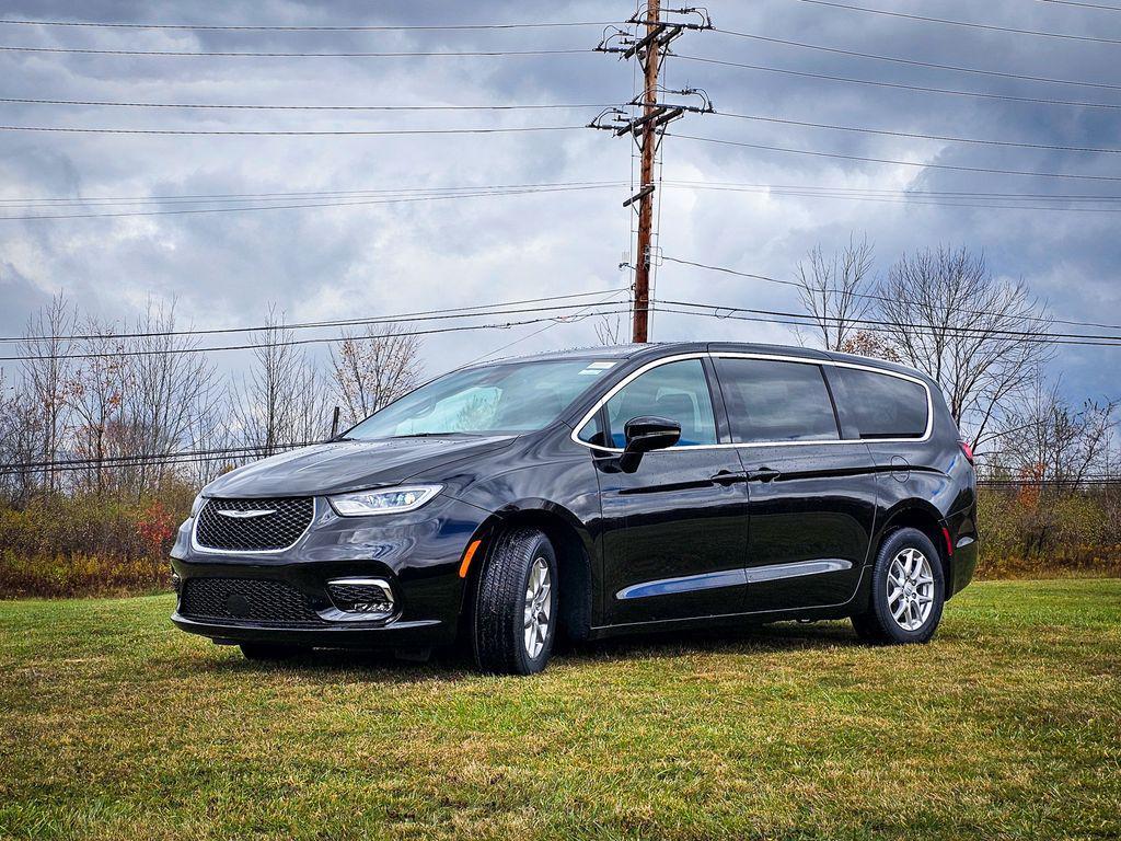 new 2026 Chrysler Pacifica car, priced at $43,615