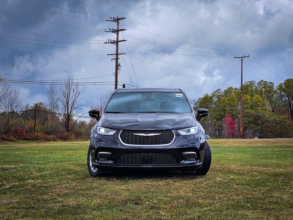 new 2026 Chrysler Pacifica car, priced at $43,615