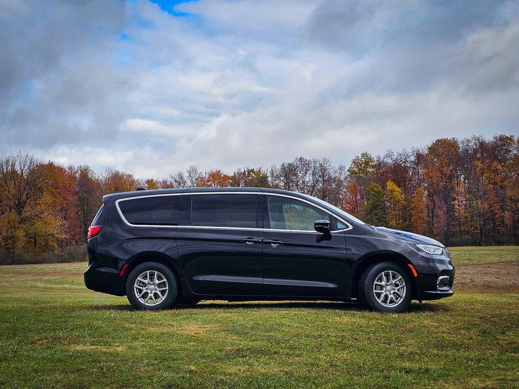 new 2026 Chrysler Pacifica car, priced at $43,615