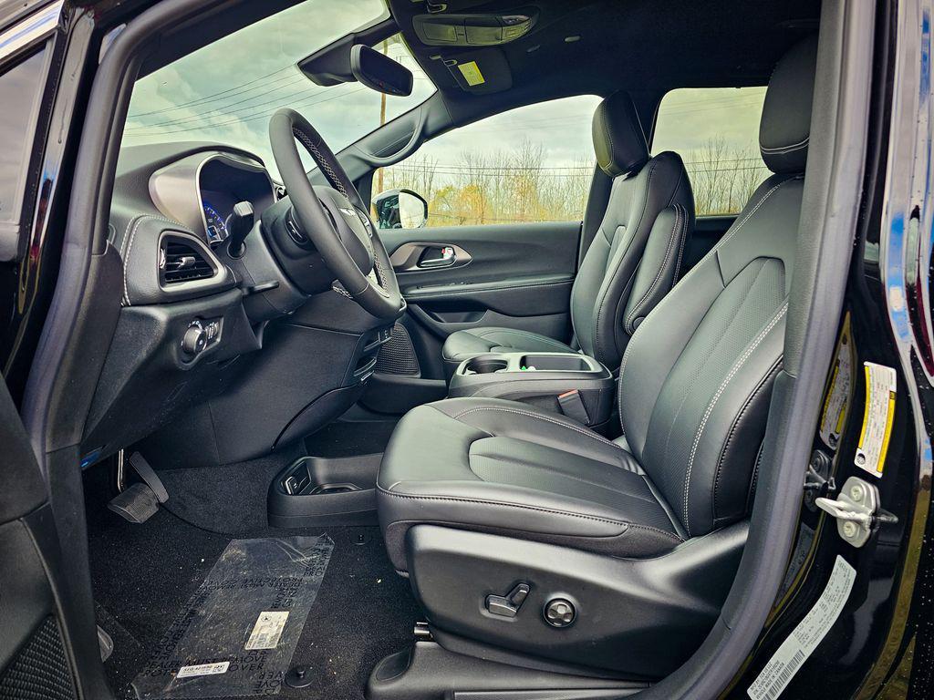 new 2026 Chrysler Pacifica car, priced at $43,615